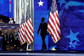 Barack Obama and Michelle at DNC - Chicago