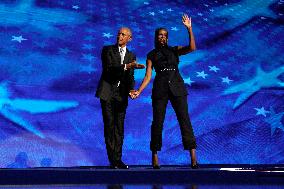 Barack Obama and Michelle at DNC - Chicago