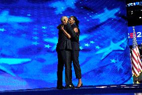 Barack Obama and Michelle at DNC - Chicago