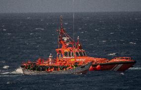 Rescued 60 Migrants Arrive In El Hierro