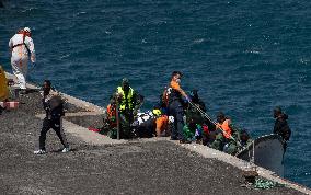 Rescued 60 Migrants Arrive In El Hierro