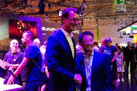 Politicians Visit Gamescom