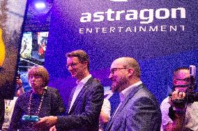 Politicians Visit Gamescom