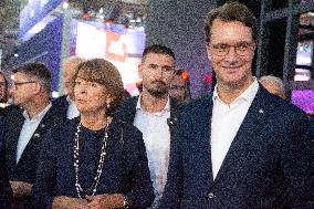 Politicians Visit Gamescom