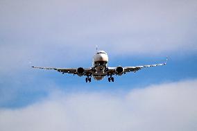 Diverse aircraft landing