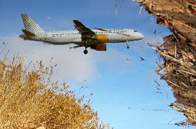 Diverse aircraft landing