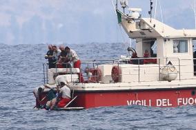 Bodies Brought Ashore From Wreck Of Sunken Yacht - Sicily