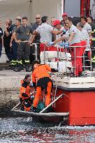 Bodies Brought Ashore From Wreck Of Sunken Yacht - Sicily