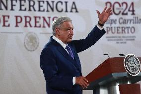 Andres Manuel Lopez Obrador Briefing - Mexico City