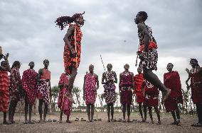 Maasai Village Open To Tourists - Kenya