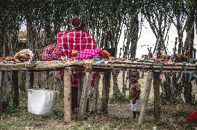 Maasai Village Open To Tourists - Kenya