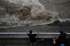 Qiantang River Tide