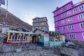 Kyanjin Gompa Village At The Himalayas Mountains