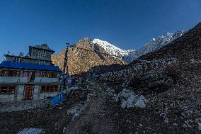 Kyanjin Gompa Village At The Himalayas Mountains