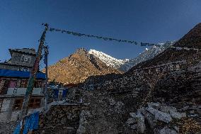 Kyanjin Gompa Village At The Himalayas Mountains