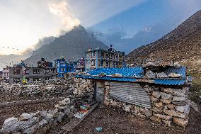 Kyanjin Gompa Village At The Himalayas Mountains