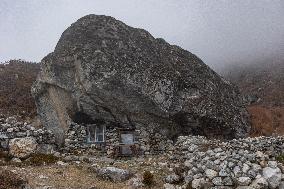 Kyanjin Gompa Village At The Himalayas Mountains