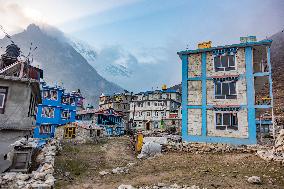 Kyanjin Gompa Village At The Himalayas Mountains