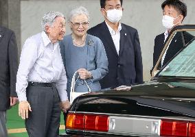 Ex-Japan emperor, empress in Karuizawa for retreat