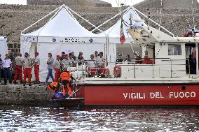 Divers Find 5 Bodies From Yacht That Sank Off Sicily