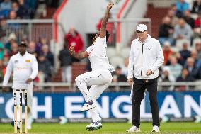 England v Sri Lanka - 1st Test Match: Day Two