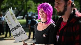 Pro-Palestinian Protesters March In Chicago