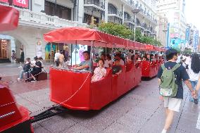 Nanjing Road Pedestrian Street Tour in Shanghai