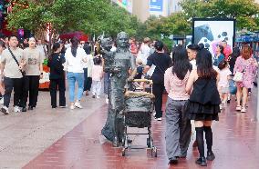 Nanjing Road Pedestrian Street Tour in Shanghai