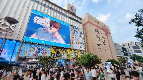 Nanjing Road Pedestrian Street Tour in Shanghai