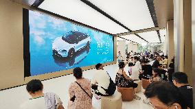 New Energy Vehicles at Huawei Store in Shanghai