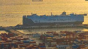 HOEGH AURORA Car Carrier in Suzhou