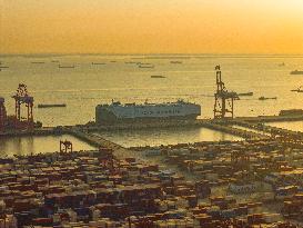 HOEGH AURORA Car Carrier in Suzhou