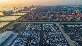 HOEGH AURORA Car Carrier in Suzhou