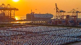 HOEGH AURORA Car Carrier in Suzhou