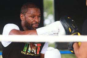 Floyd Mayweather Training - Mexico City