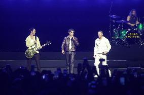 Jonas Brothers Concert - Mexico City