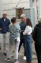 Jon Bon Jovi Lunch With Family - The Hamptons