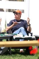 Jerry Seinfeld Eats Pizza With His Kids - The Hamptons