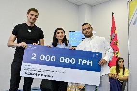 Celebrating Ukrainian athletes Parviz Nasibov and Viktoriia Kesar in Zaporizhzhia