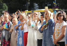 Ukrainian flag raised at Kyiv administration