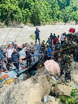 14 Dead After Indian Vehicle Falls Into River - Nepal