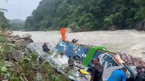 14 Dead After Indian Vehicle Falls Into River - Nepal