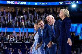 DNC Tim Walz family - Chicago