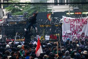 Thousands Of Students Hold Demonstration To Reject Revision Of Regional Election Law In Bandung, Indonesia