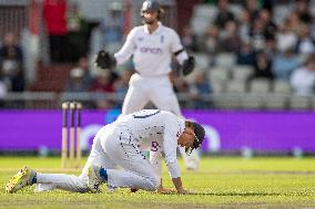 England v Sri Lanka - 1st Test Match: Day Three