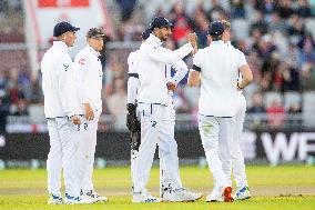 England v Sri Lanka - 1st Test Match: Day Three