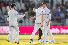 England v Sri Lanka - 1st Test Match: Day Three