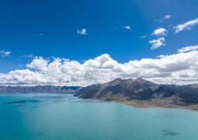 Tangra Yumco Lake Tour in Nagqu