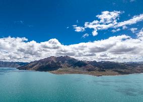 Tangra Yumco Lake Tour in Nagqu