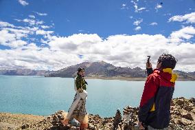 Tangra Yumco Lake Tour in Nagqu